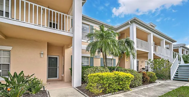 $269,900 | 4210 Caddie Drive East, Unit 102, Bradenton, FL 34203