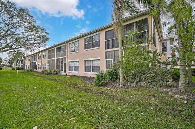 $269,900 | 4210 Caddie Drive East, Unit 102, Bradenton, FL 34203