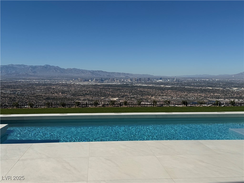 611 Alpine Summit Drive Henderson, NV 89012 - Photo 3 of 3