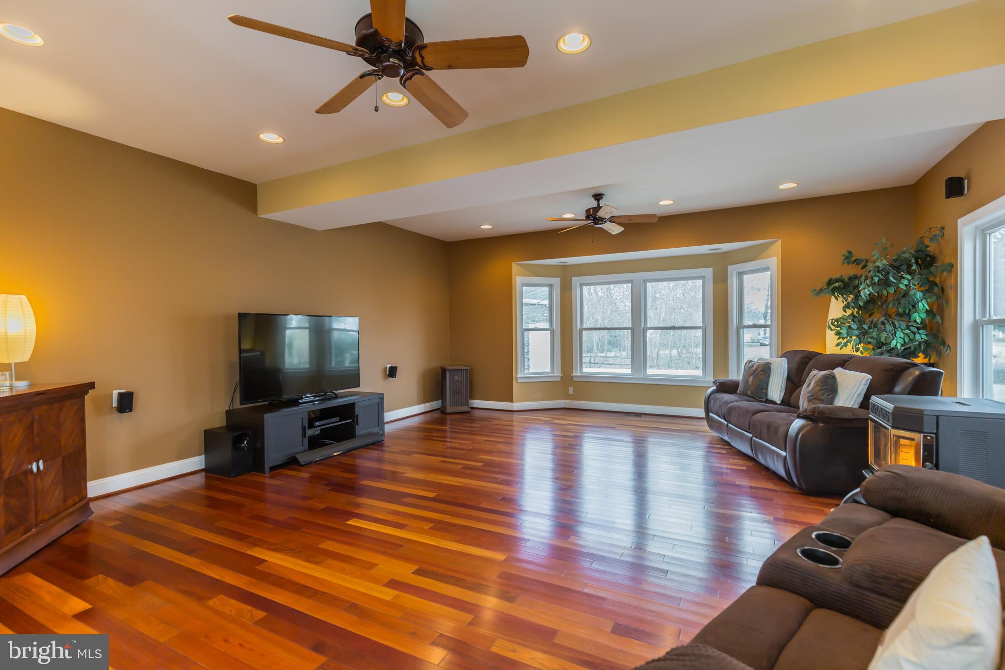 1457 Nieman Road Shady Side, MD 20764 - Photo 13 of 49 a living room with furniture and a flat screen tv