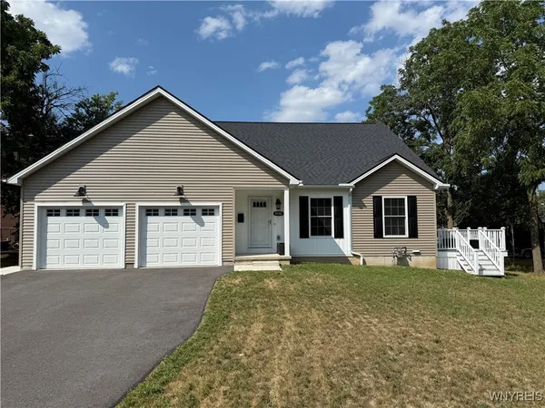 $3,200 | 8550 Nottingham Terrace, Clarence, NY 14221