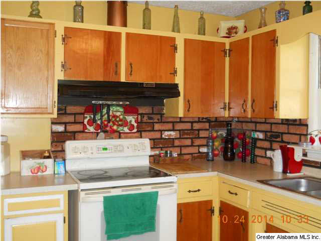 732 McClinton Lane Southwest Bessemer, AL 35022 - Photo 7 of 26