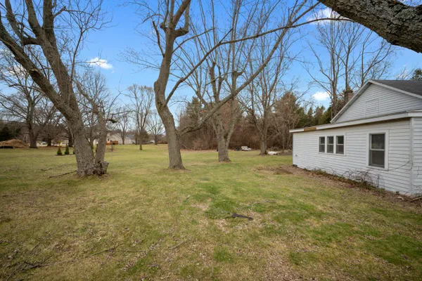 $249,900 | 600 Benson Road, Benton Harbor, MI 49022