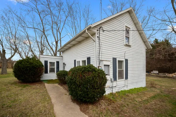 $249,900 | 600 Benson Road, Benton Harbor, MI 49022