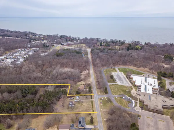 $249,900 | 600 Benson Road, Benton Harbor, MI 49022