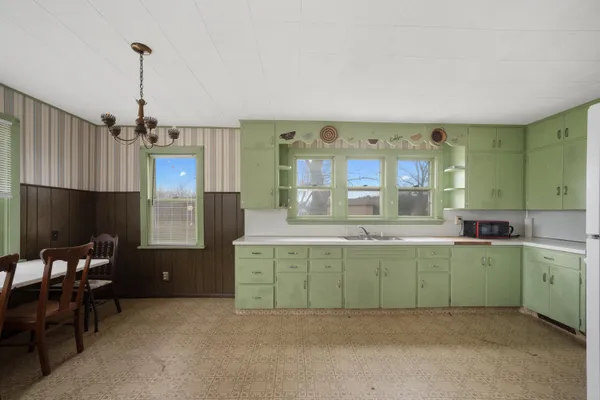 $249,900 | 600 Benson Road, Benton Harbor, MI 49022