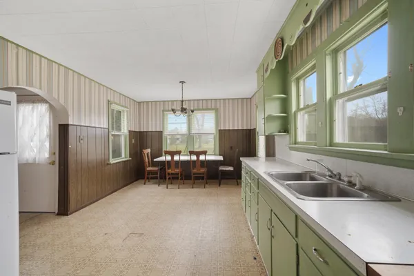 $249,900 | 600 Benson Road, Benton Harbor, MI 49022