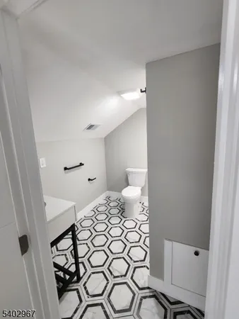 $2,750 | 93 Hughes Street, Unit 5, Maplewood, NJ 07040