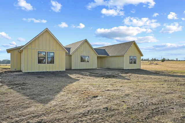 $899,000 | 4858 Independence Trail, Burton, TX 77835