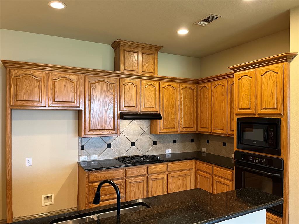 830 La Cima Irving, TX 75039 - Photo 7 of 40 gas cook top