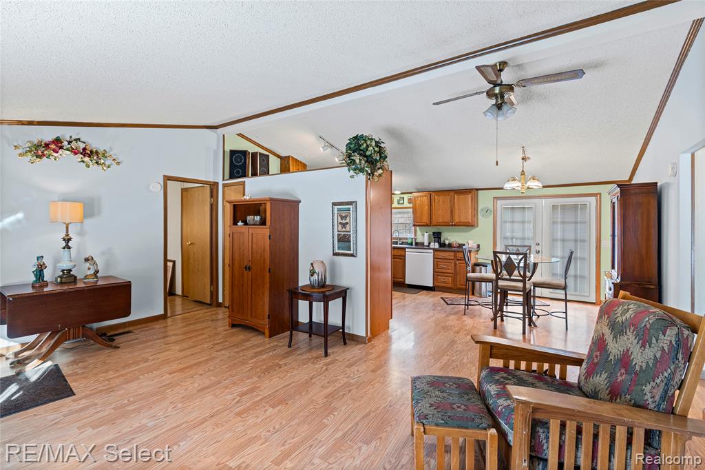 11061 Main Road Fenton, MI 48430 - Photo 7 of 27