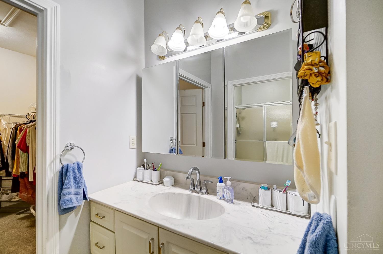 6703 Cheviot Road, Unit 2 Cincinnati, OH 45247 - Photo 6 of 32