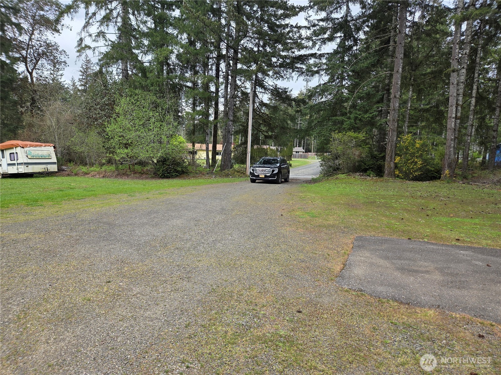 1266 East Pickering Road Shelton, WA 98584 - Photo 2 of 12