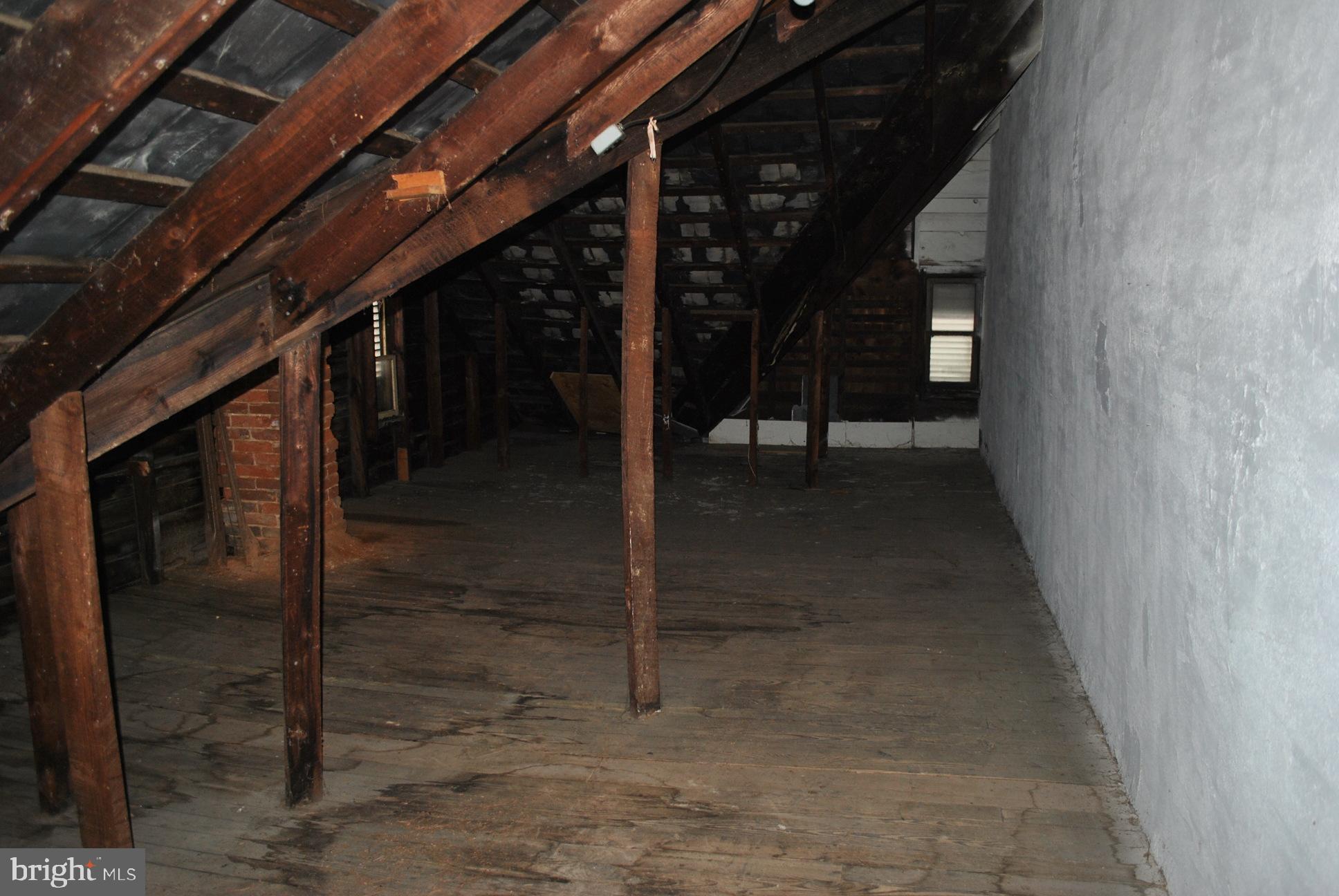 422 Locust Street Hanover, PA 17331 - Photo 13 of 17 Interior (General)