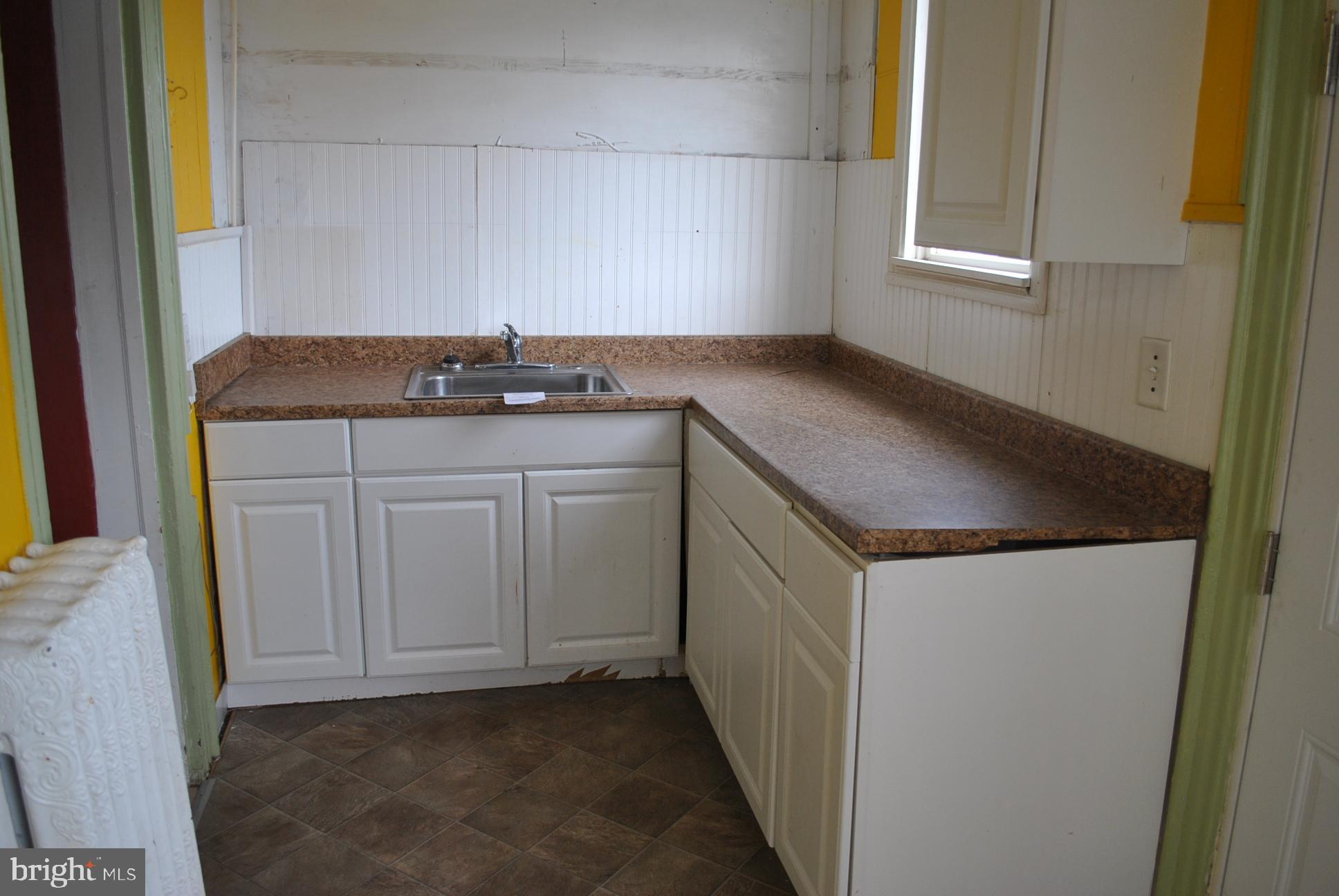 422 Locust Street Hanover, PA 17331 - Photo 3 of 17 Kitchen