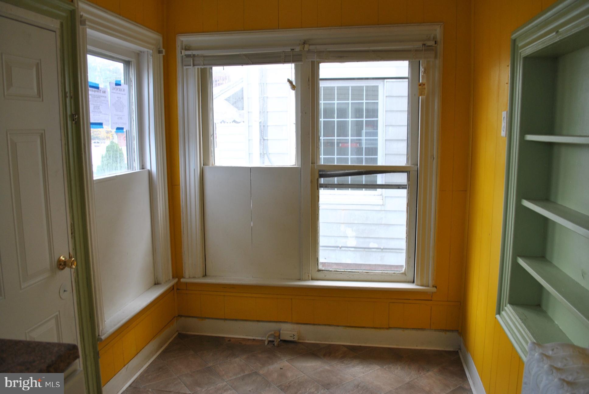 422 Locust Street Hanover, PA 17331 - Photo 4 of 17 Kitchen