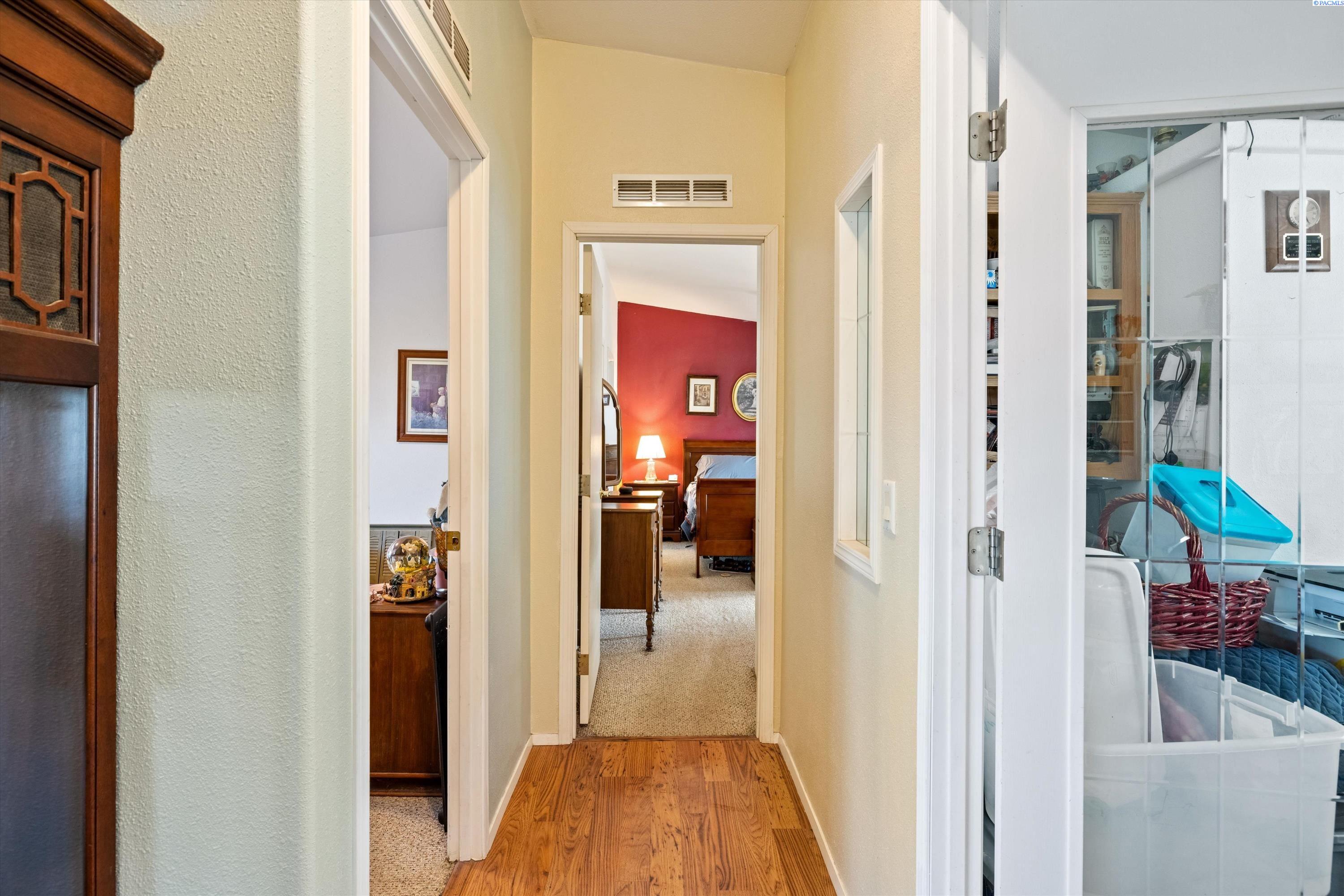 18401 South Griffin Road Prosser, WA 99350 - Photo 17 of 35 Gallery Image 17