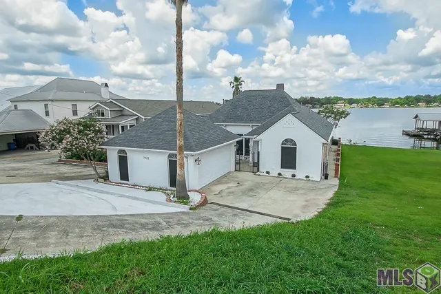 $849,900 | 7922 False River Drive, Oscar, LA 70762