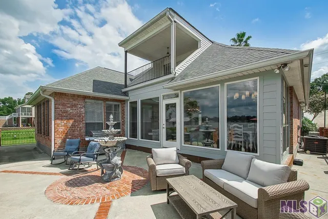 $849,900 | 7922 False River Drive, Oscar, LA 70762