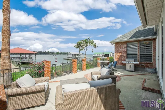 $849,900 | 7922 False River Drive, Oscar, LA 70762