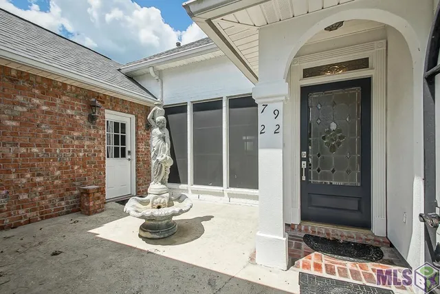 $849,900 | 7922 False River Drive, Oscar, LA 70762