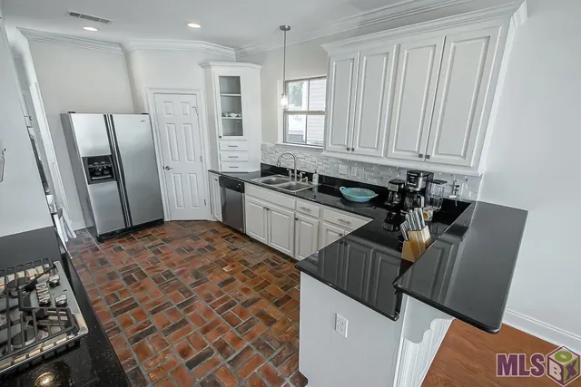 $849,900 | 7922 False River Drive, Oscar, LA 70762