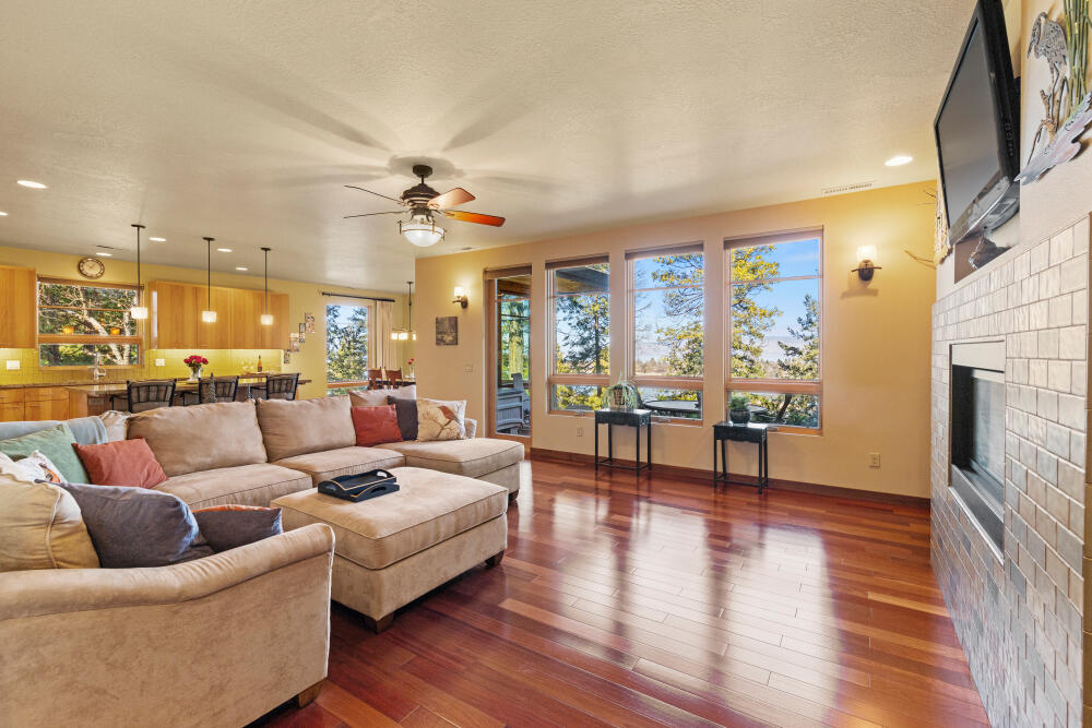 11421 Kestrel Road Klamath Falls, OR 97601 - Photo 53 of 55 Open Floor Plan