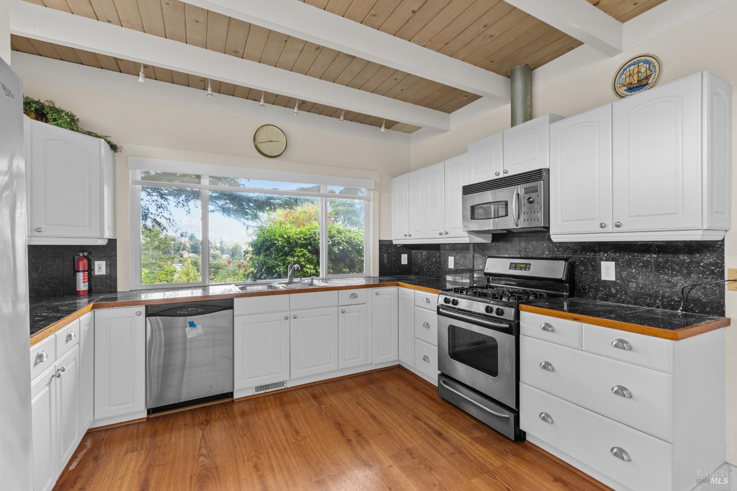321 Laurel Way Mill Valley, CA 94941 - Photo 8 of 35