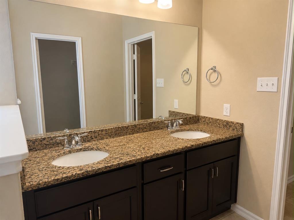 112 Rustic Oak Lane McKinney, TX 75072 - Photo 9 of 11
