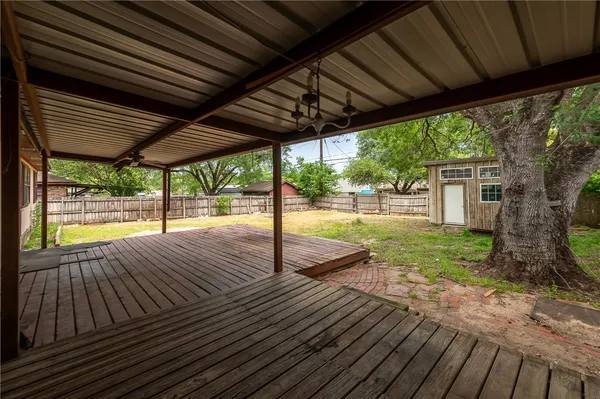 $240,000 | 927 Braeswood Drive, Bryan, TX 77803