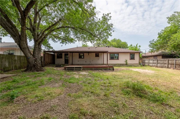 $240,000 | 927 Braeswood Drive, Bryan, TX 77803