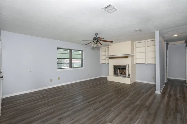 $240,000 | 927 Braeswood Drive, Bryan, TX 77803