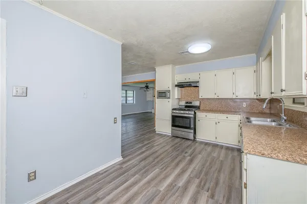 $240,000 | 927 Braeswood Drive, Bryan, TX 77803