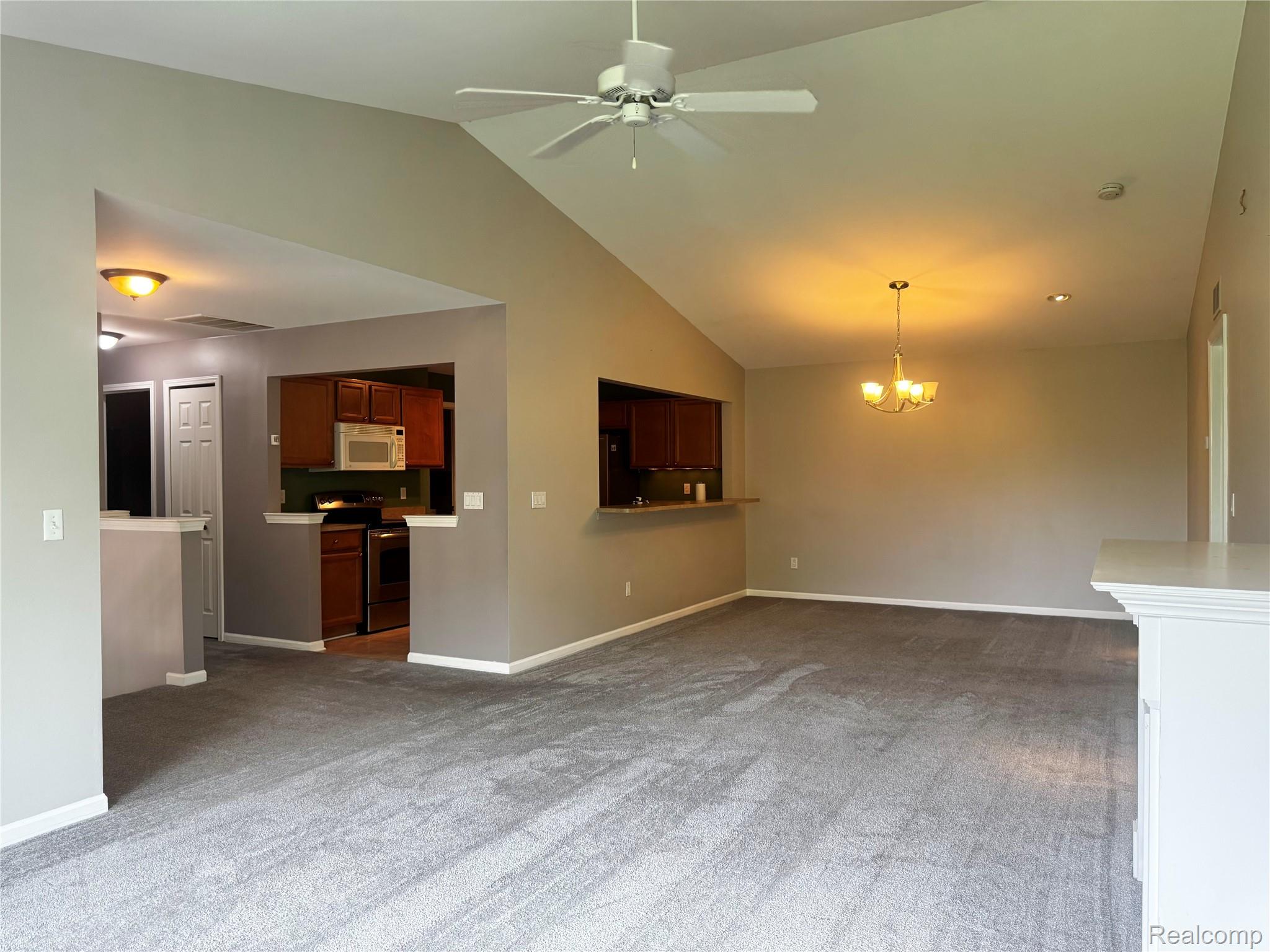 45997 Rhodes Drive Macomb, MI 48044 - Photo 13 of 23 IMG_0594.jpeg