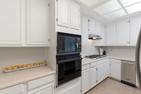 $1,498,000 | 1040 Continentals Way, Unit 14, Belmont, CA 94002