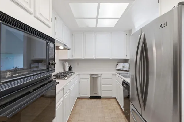 $1,498,000 | 1040 Continentals Way, Unit 14, Belmont, CA 94002