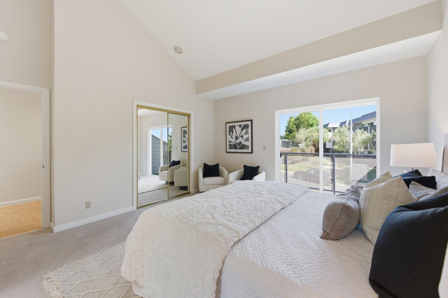 1040 Continentals Way, Unit 14 Belmont, CA 94002 - Photo 20 of 49