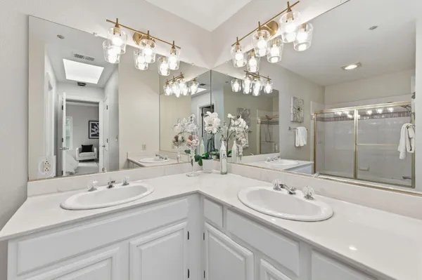 $1,498,000 | 1040 Continentals Way, Unit 14, Belmont, CA 94002