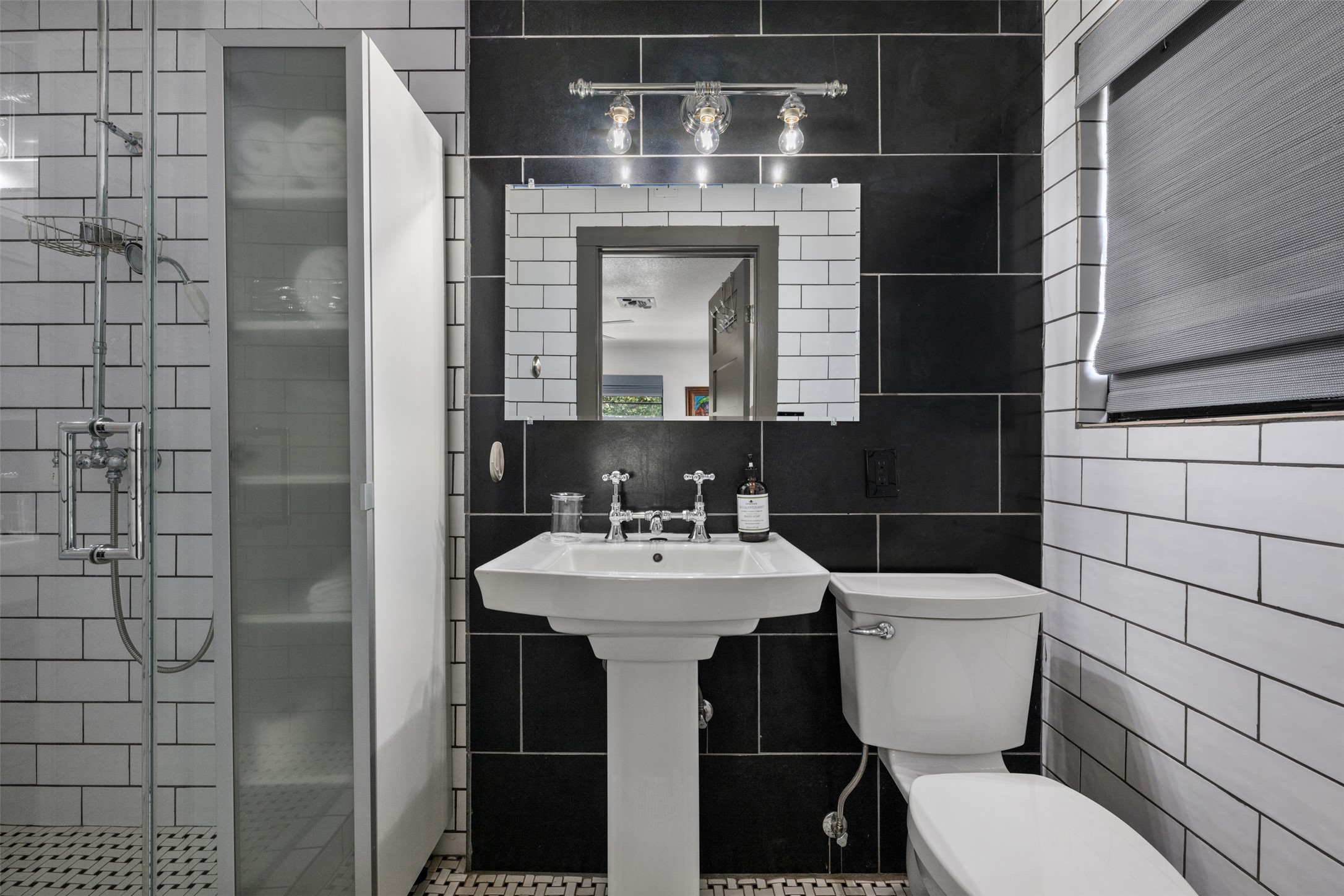 1806 Rogge Lane Austin, TX 78723 - Photo 25 of 40