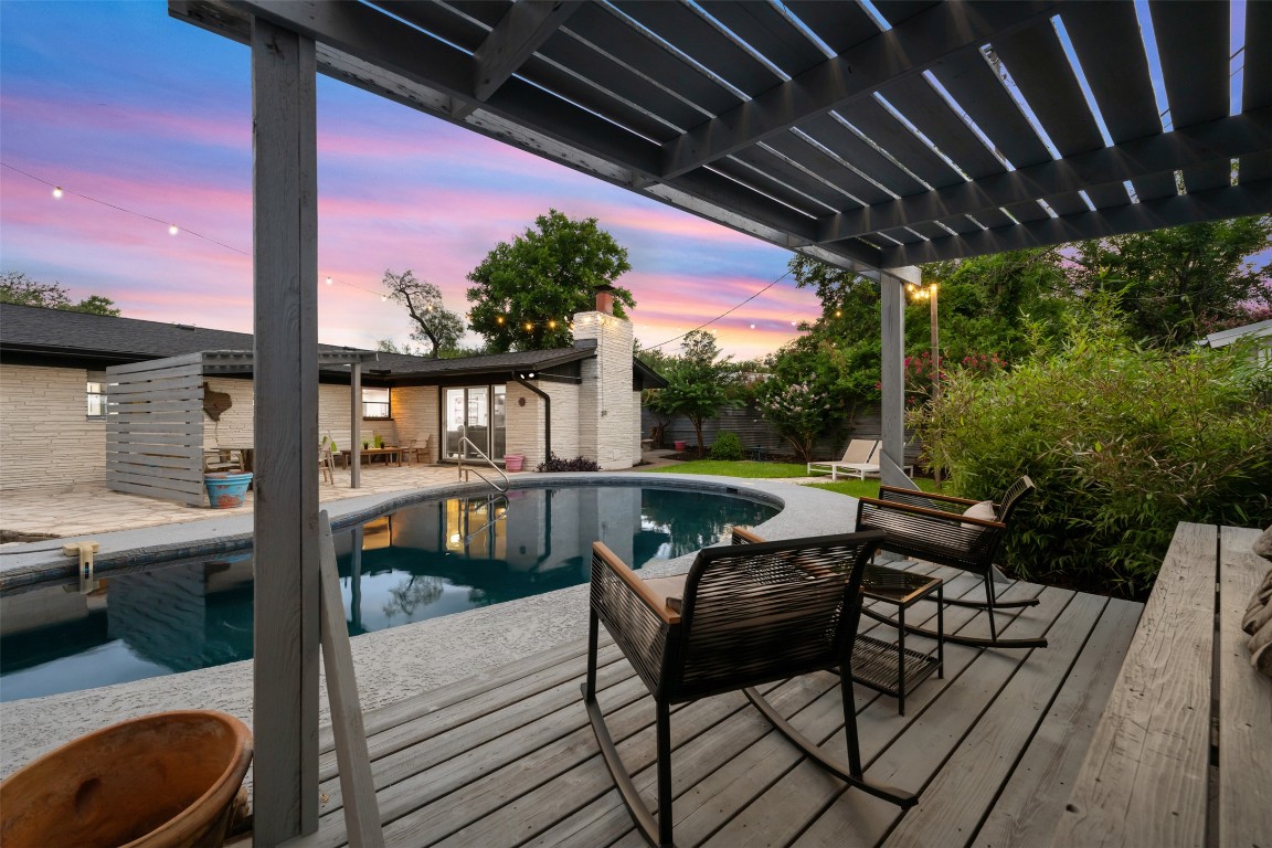 1806 Rogge Lane Austin, TX 78723 - Photo 6 of 40 a view of chairs and table in the patio