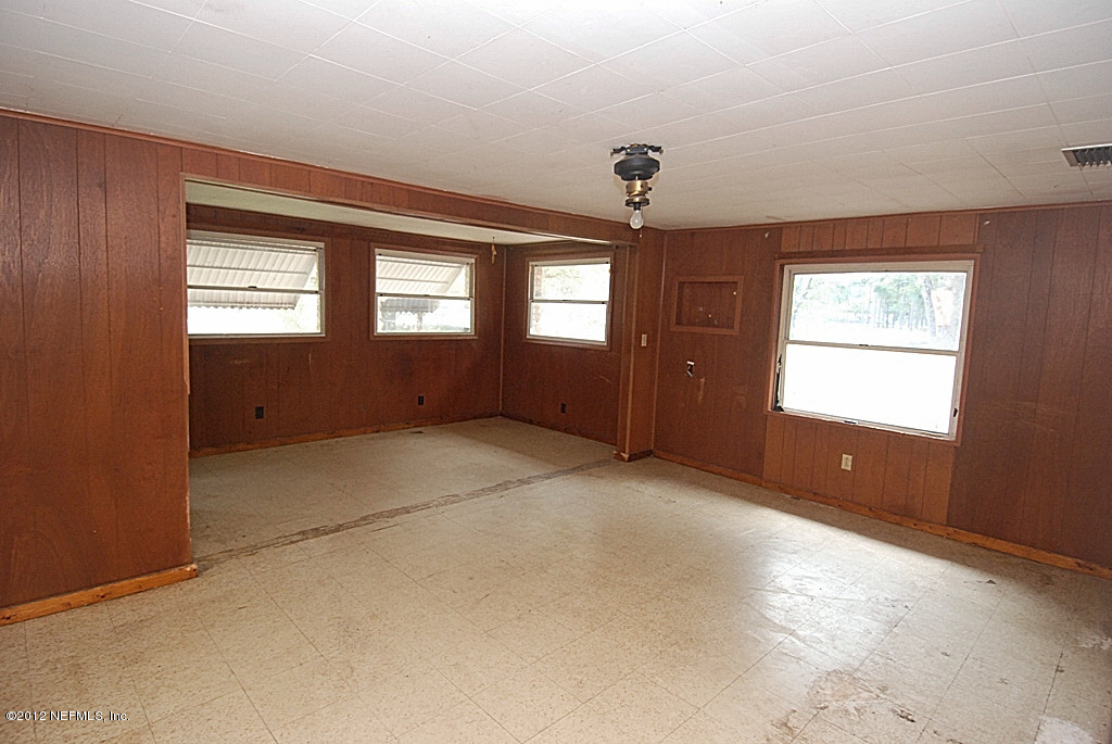 3940 Randall Road Green Cove Springs, FL 32043 - Photo 3 of 9 FAMILY ROOM