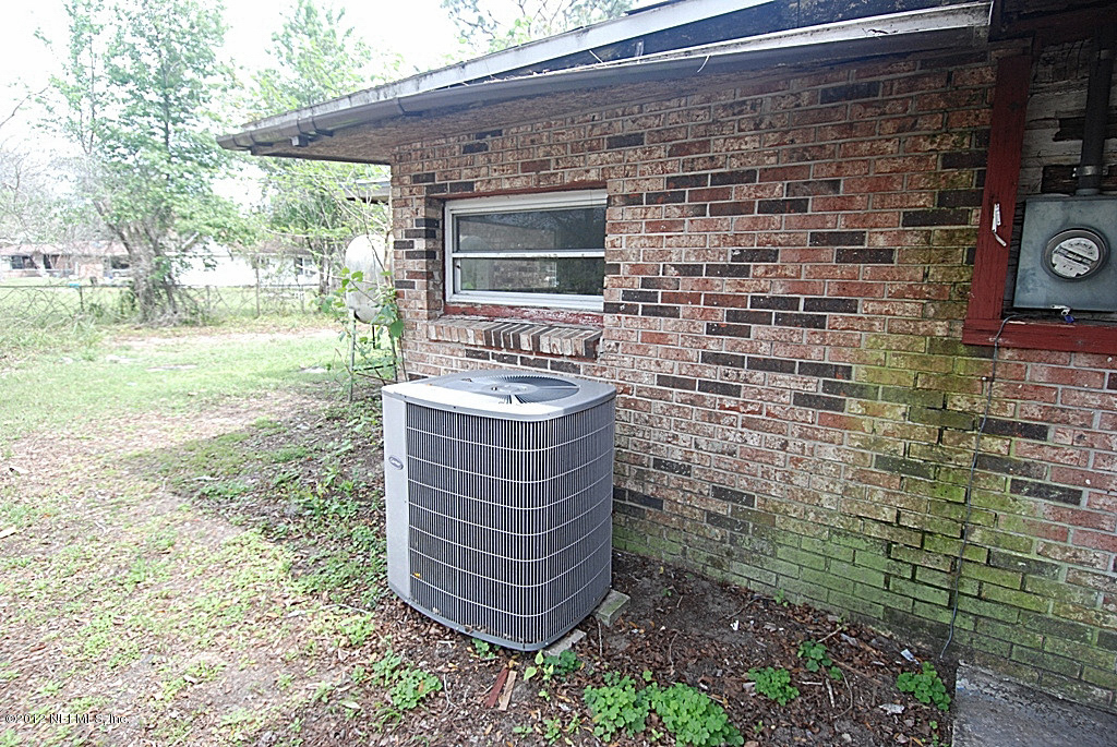 3940 Randall Road Green Cove Springs, FL 32043 - Photo 9 of 9 NEWER A/C