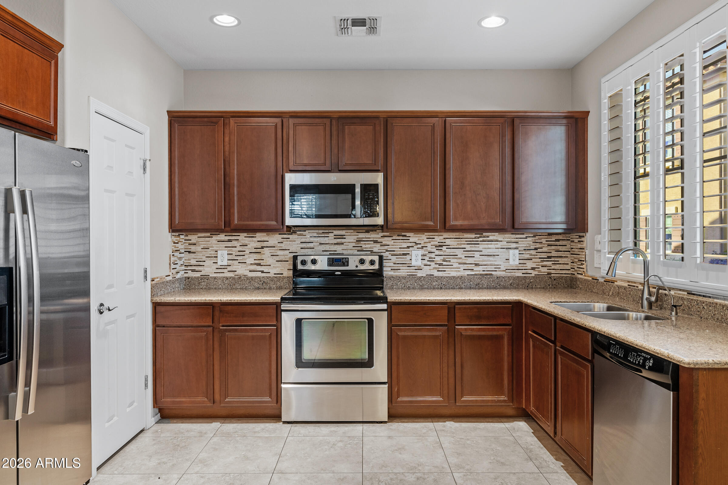 2498 East Boston Street Gilbert, AZ 85295 - Photo 9 of 33 2498 E Boston St-11