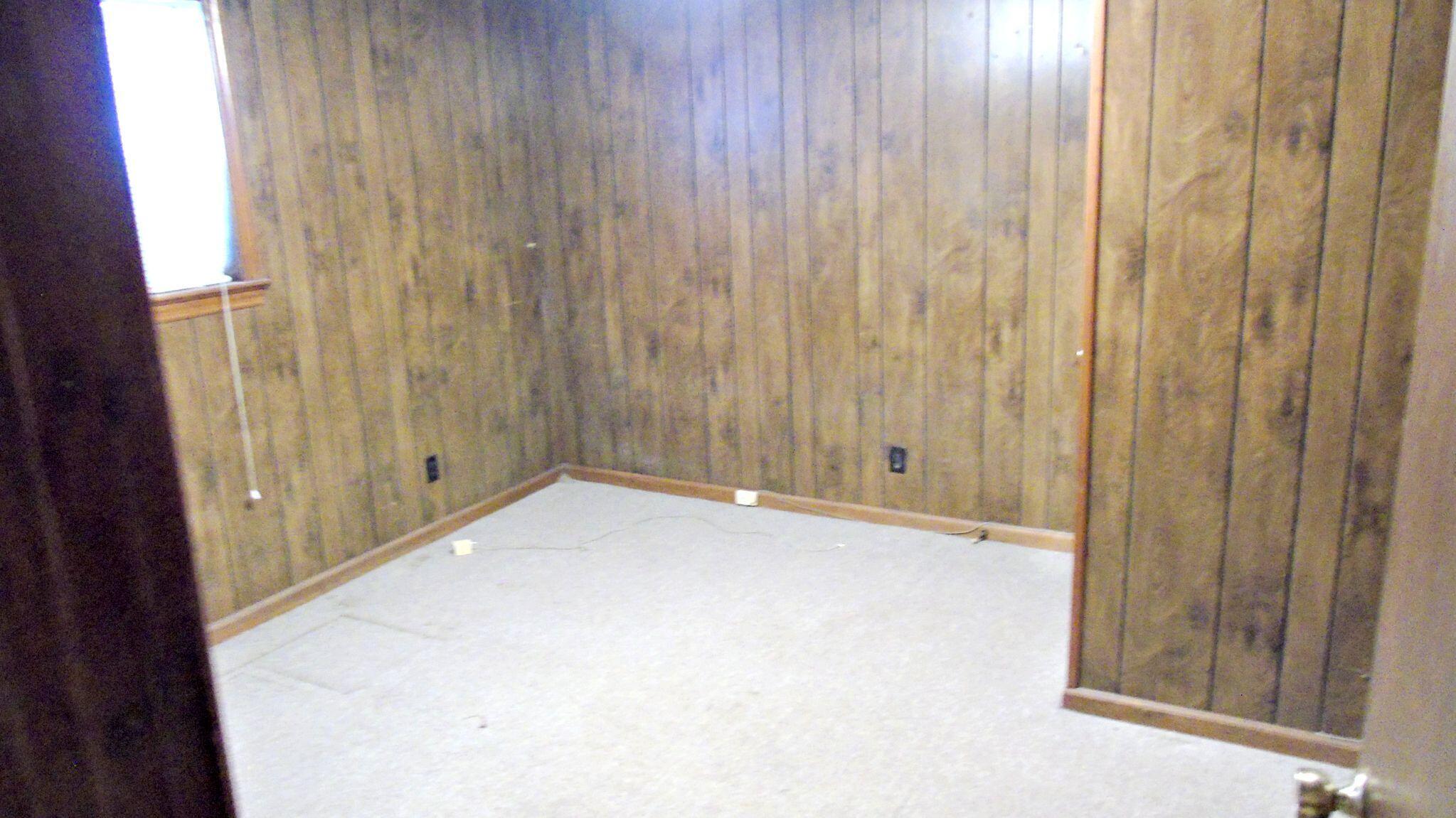 860-862 Donaldson Road Chattanooga, TN 37412 - Photo 13 of 20 3rd bedroom in basement