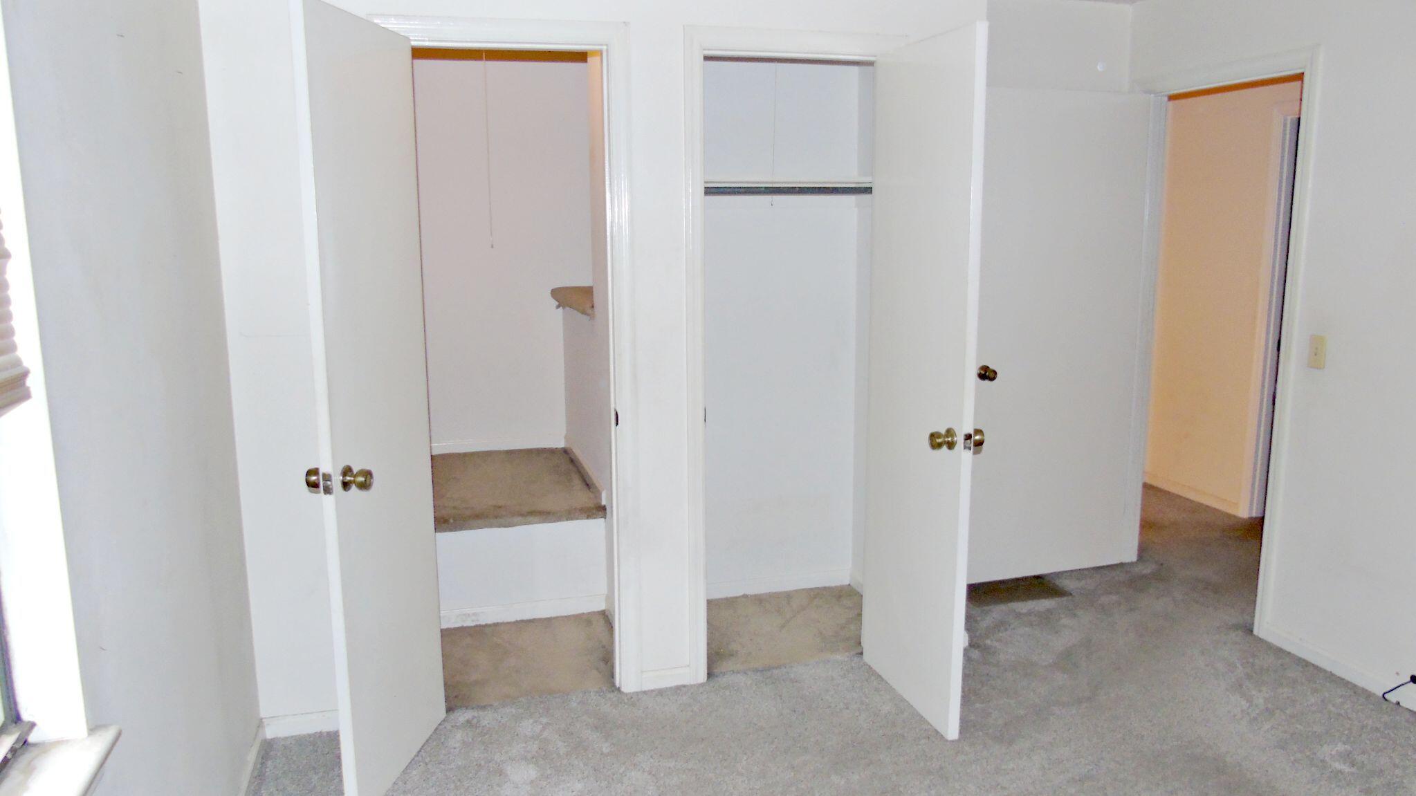 860-862 Donaldson Road Chattanooga, TN 37412 - Photo 15 of 20 Walk-in closets