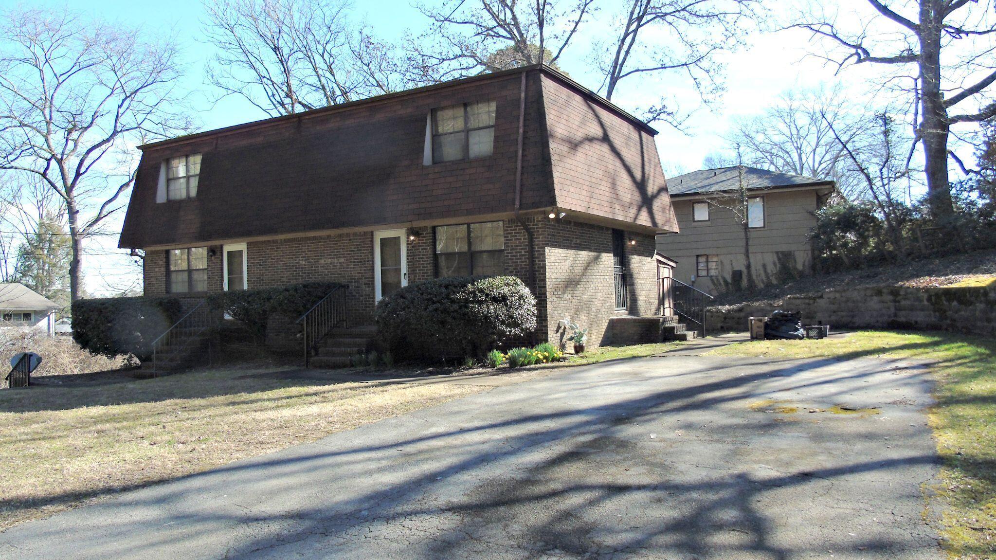 860-862 Donaldson Road Chattanooga, TN 37412 - Photo 3 of 20 Plenty of parking on bothe sides!