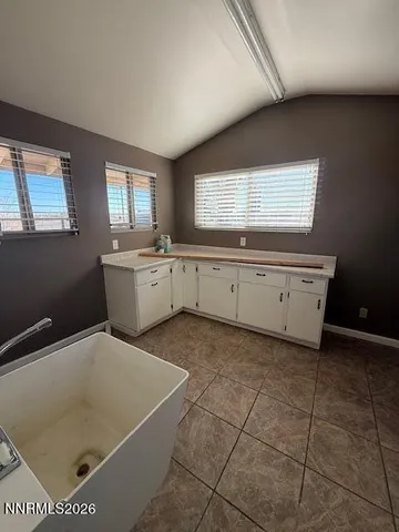 $1,700 | 255 Jersey Lane, Fernley, NV 89408