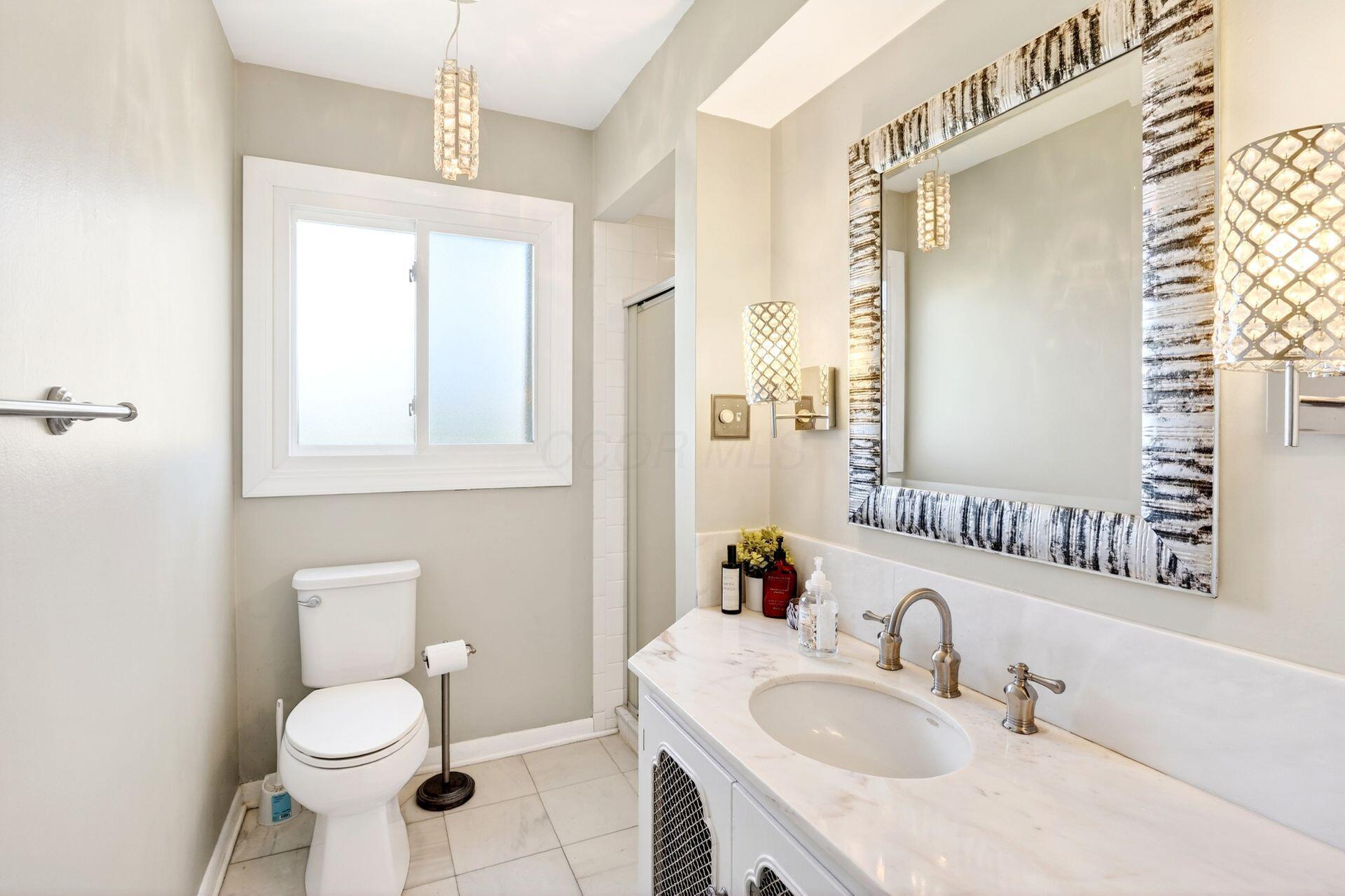 2433 Brookwood Road Columbus, OH 43209 - Photo 28 of 105 First Floor First Full Bathroom