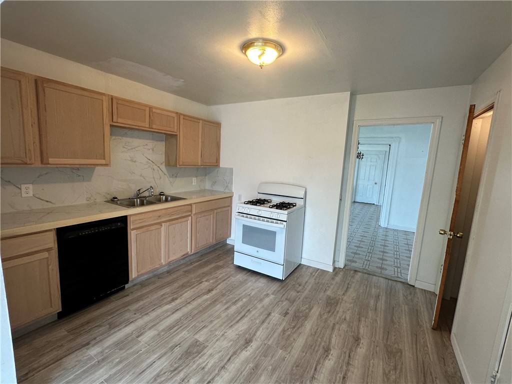 18 Summer Street Westerly, RI 02891 - Photo 11 of 30