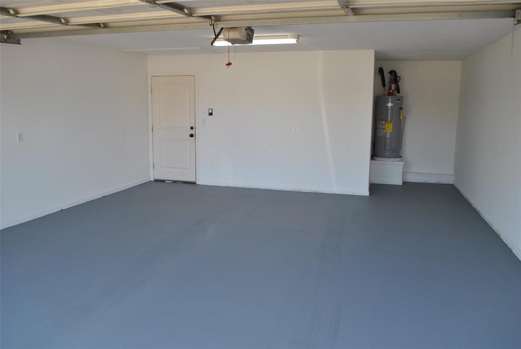 515 East Liberty Street Pilot Point, TX 76258 - Photo 6 of 25 a view of a room with closet